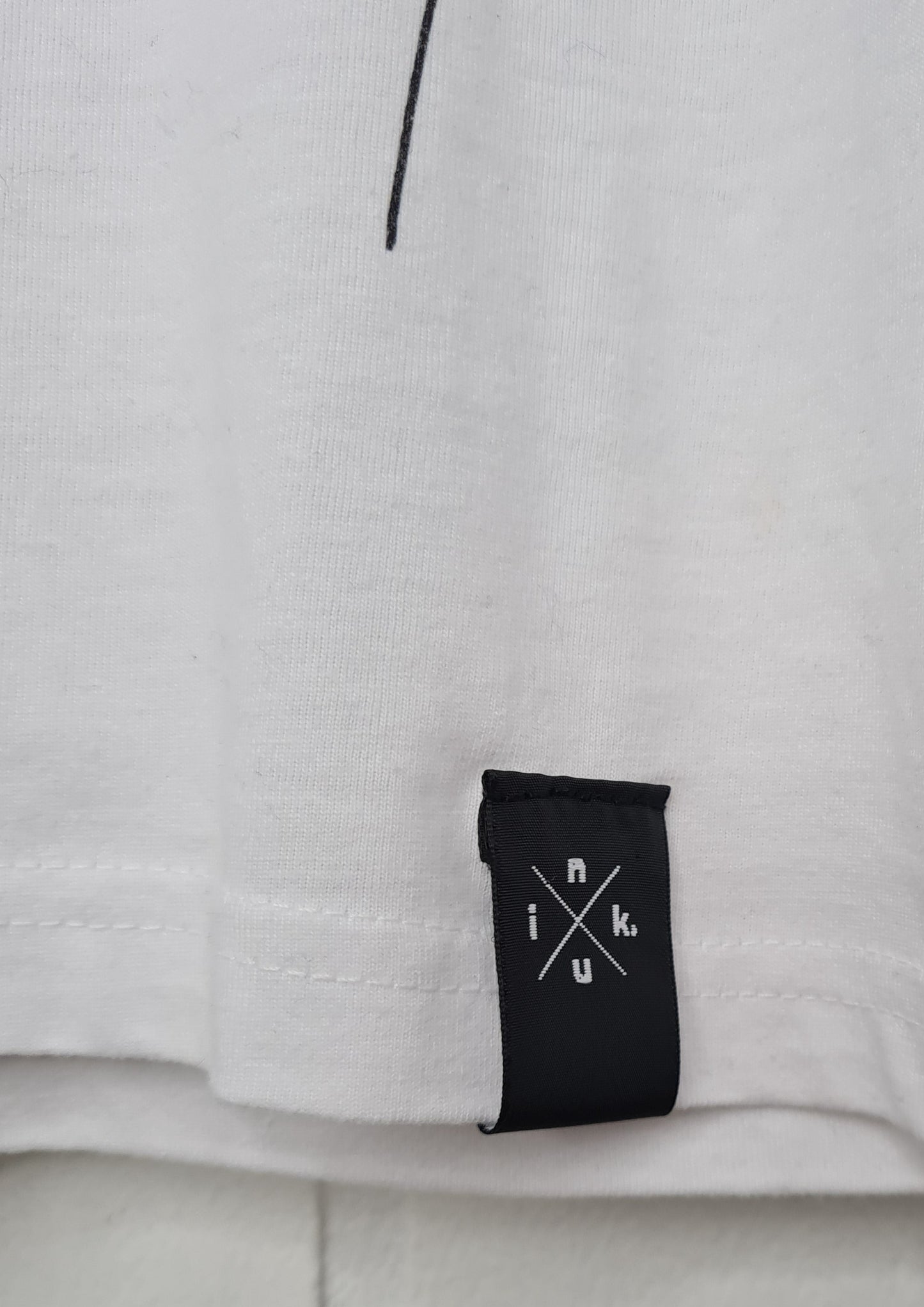 "XOXO" KESKARI PAITA valkoinen